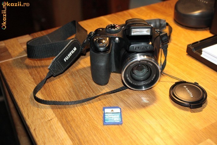 FUJIFILM FinePix S5800 - 98-700_700