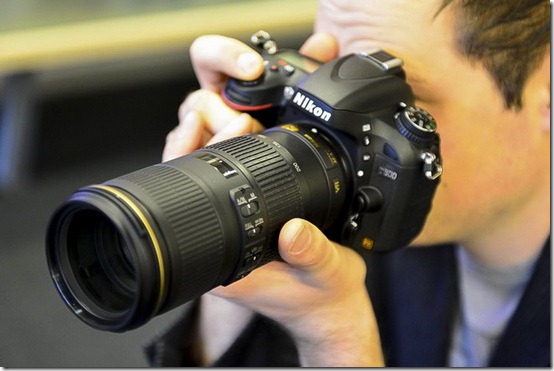 4G ED VR - lens-Nikkor-70-200mm-f-4G-ED-VR-AF-S-2_thumb[1]