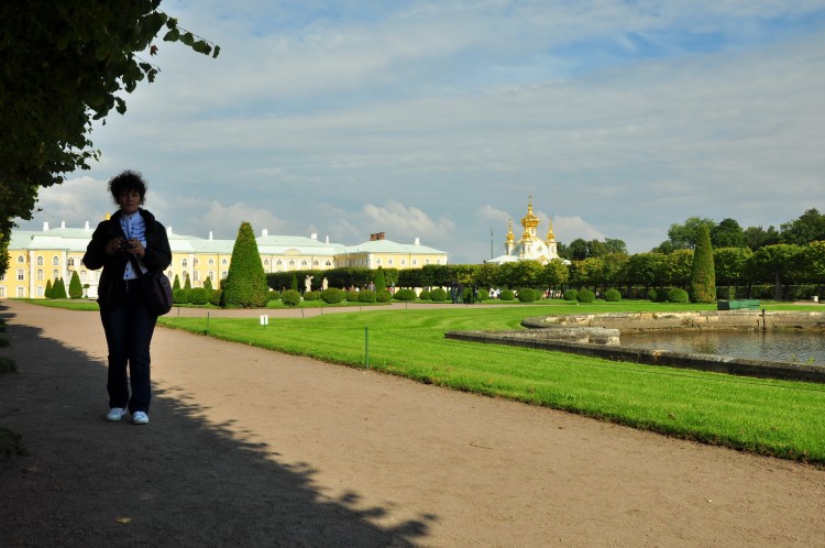 2011 год № 08 Санкт-Петербург Мы побывали в Петергофе № 02 - 11 2011.09.09 Мы вдвоем в самом Петергофе  014.JPG