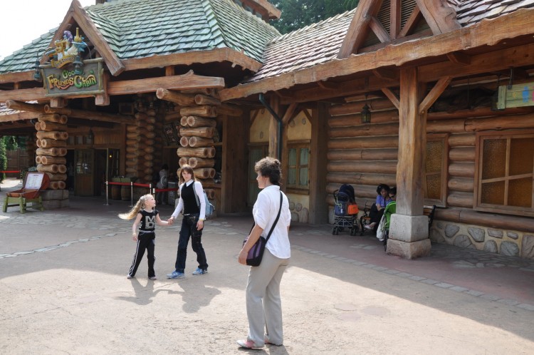 2011 год № 28 Южная Корея Сеул Everland (Samsung) Детство - 53 11.06.03 Everland Парк Детский поселок 029.JPG