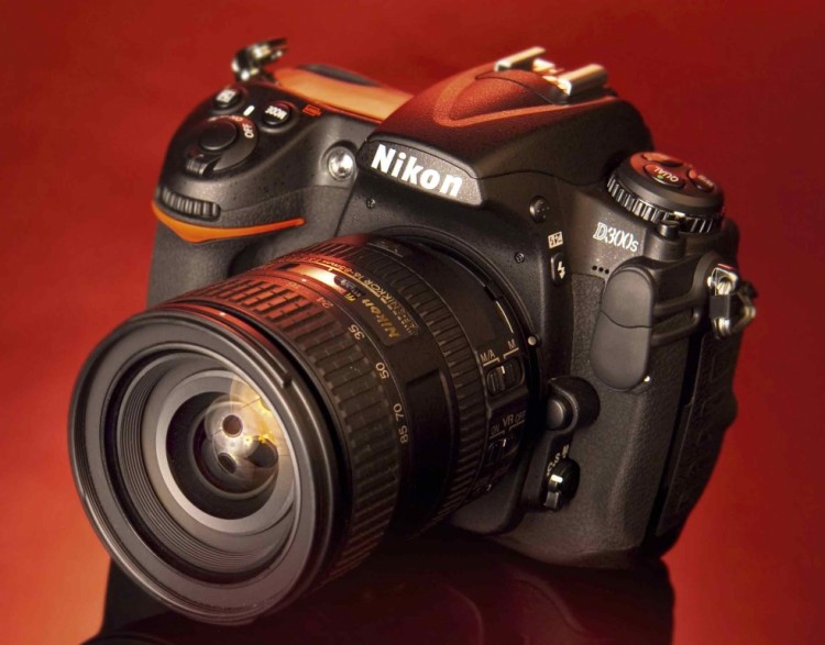 NIKON D300s Камера с DX-матрицей 12 Мпикс - ikon-D300S