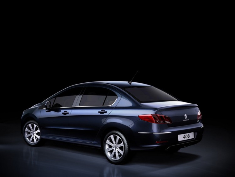 Появились фотографии Peugeot 408 - eot-408_02