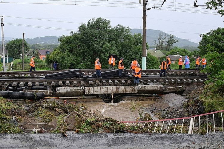 Приморский край опять под водой. Опять  наводнение - wx1080