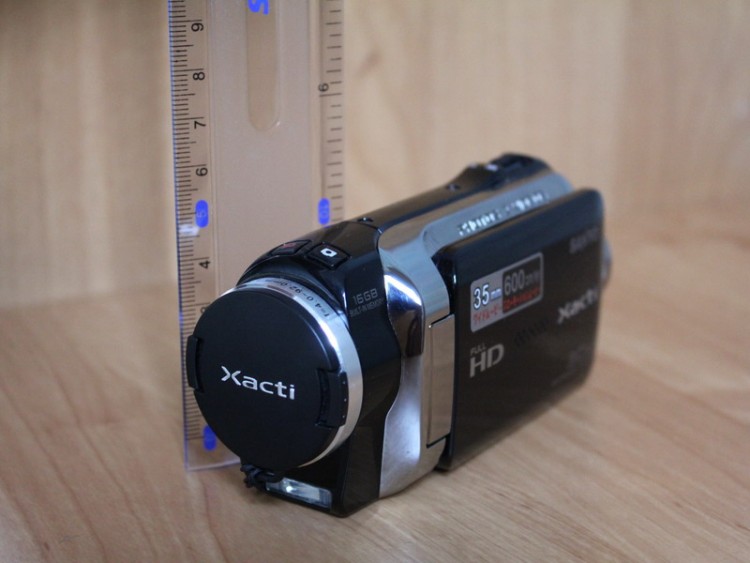 Видеокамера Xacti DMX-SH11 - -4_800x600