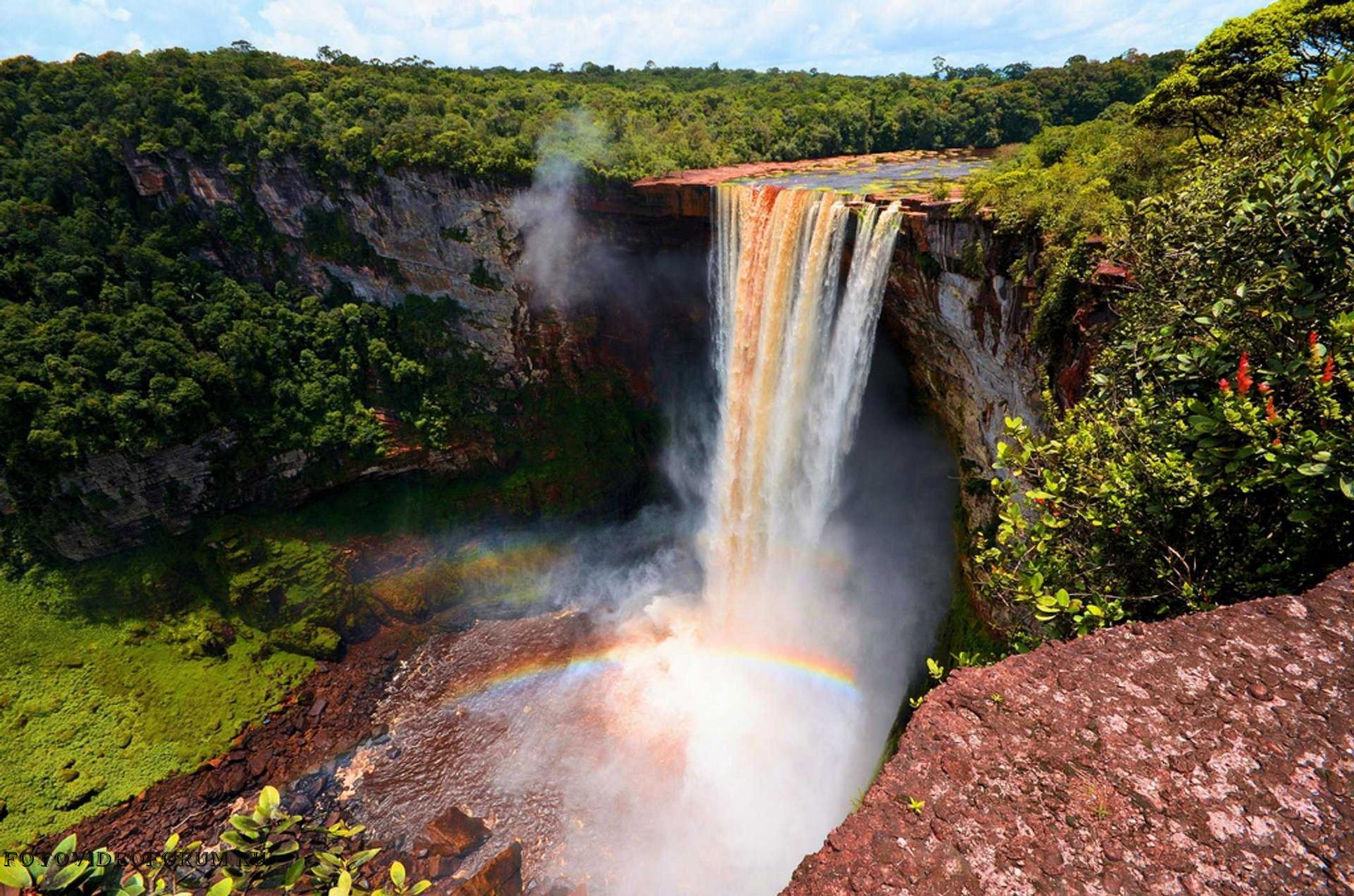 Широкий водопад в южной америке. Водопад Тугела ЮАР. Кайетур, Гайана. Кайетур (национальный парк). Гаяна водопад Кайетур.