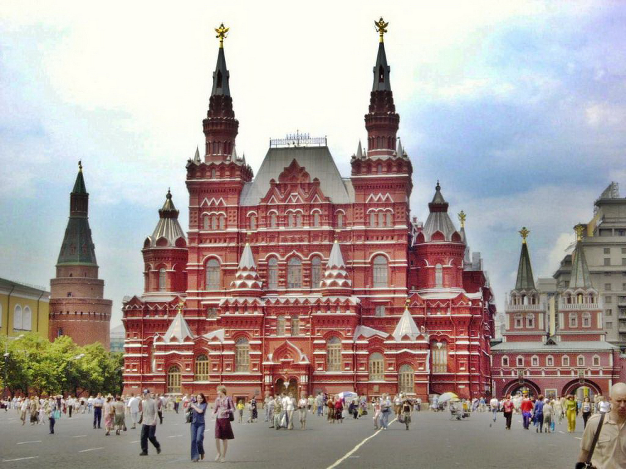 здания на красной площади в москве названия
