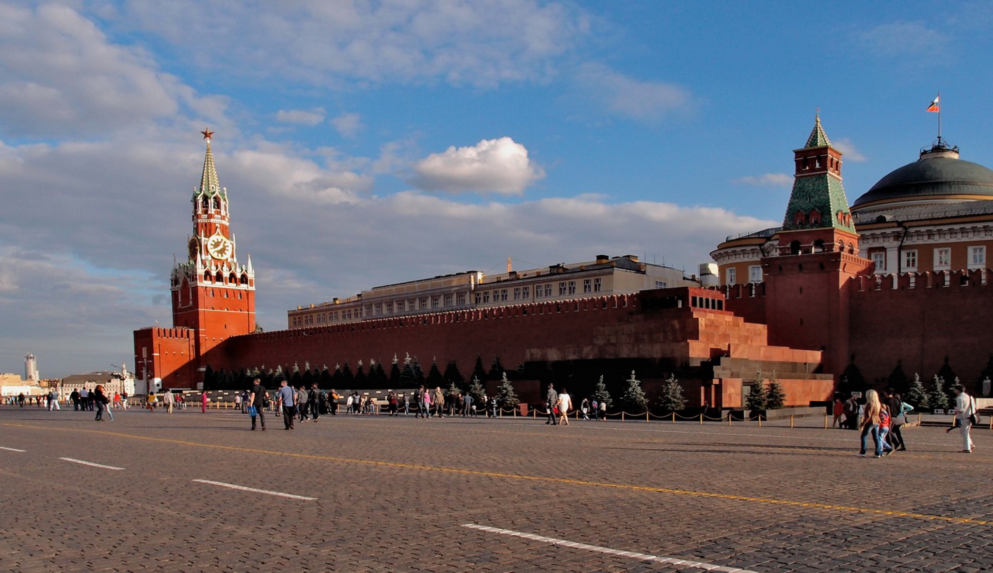 Площадь в москве находится. Спасская башня Александровский сад. Город герой Москва Кремль. Москва Кремль Арбат. Достопримечательности Кремля и красной площади.