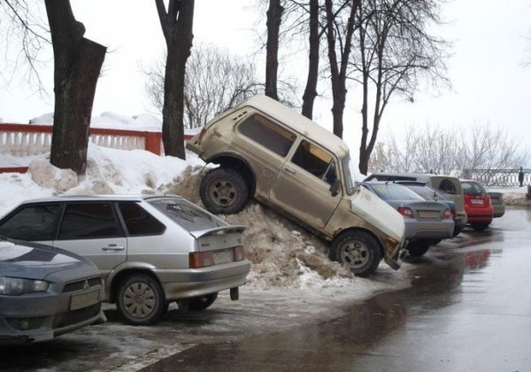 Парковка. Как такое возможно? У нас все возможно... - i-4776