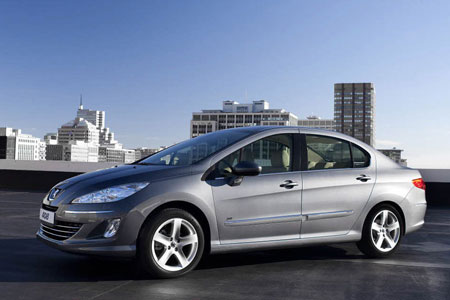 Появились фотографии Peugeot 408 - 19b1be4a3b