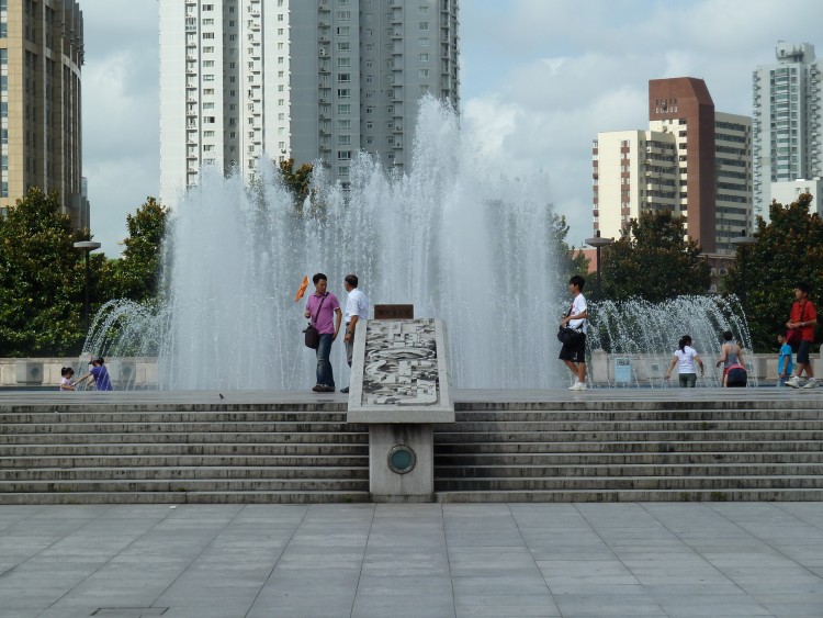 2010 год 07.08 Китай Шанхай People's Square Народная - 20 2010 08.07 Китай Шанхай People's Square Народная площадь 144.JPG