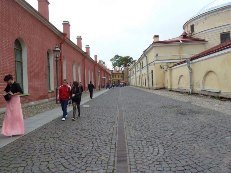 2011 год № 02 Санкт-Петербург Петропавловская Крепость - 21 2011.09.11 Мы в Петропавловской крепости днем 192.JPG