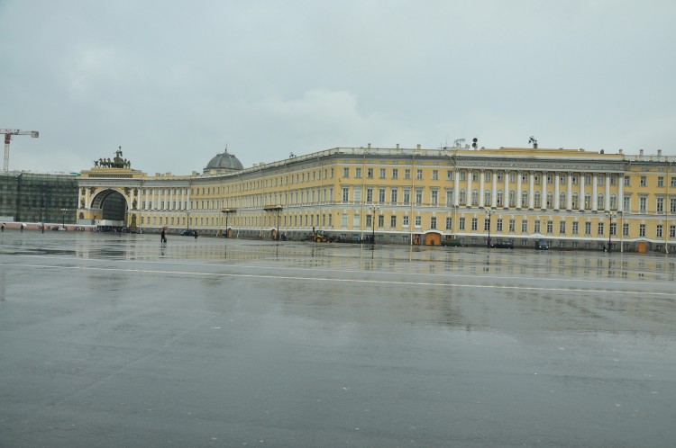 2011 год № 05 Санкт-Петербург Дворцовая Исаакиевский Сенатка - 05 2011.09.08 Мы на Дворцовой площади Питера 004.JPG