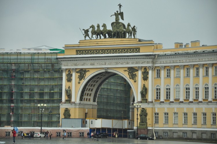 2011 год № 05 Санкт-Петербург Дворцовая Исаакиевский Сенатка - 05 2011.09.08 Мы на Дворцовой площади Питера 006.JPG