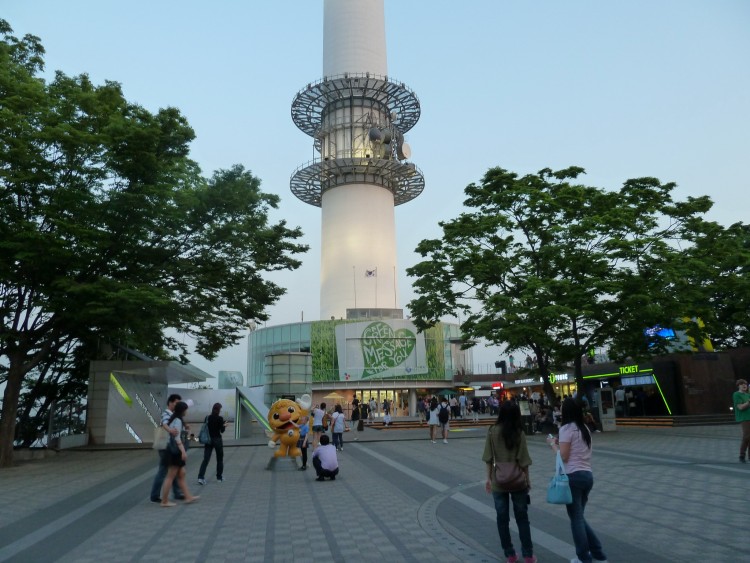 2011 год № 05 Южная Корея Сеул Телебашня Фуникулер НамСан - 07 11.05.29 Seoul Tower Телебашня 014