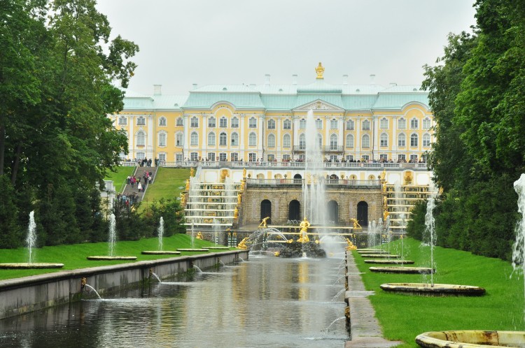 2011 год № 07 Санкт-Петербург Мы побывали в Петергофе № 01 - 11 2011.09.09 Мы вдвоем в самом Петергофе  011.JPG