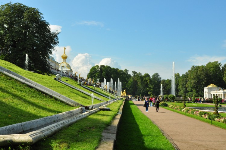 2011 год № 07 Санкт-Петербург Мы побывали в Петергофе № 01 - 11 2011.09.09 Мы вдвоем в самом Петергофе  215.JPG