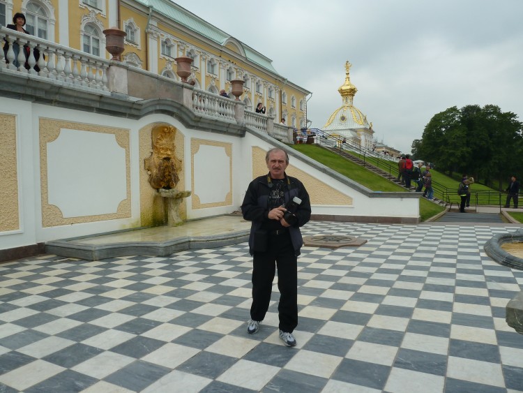 2011 год № 08 Санкт-Петербург Мы побывали в Петергофе № 02 - 11 2011.09.09 Мы вдвоем в самом Петергофе  172.JPG