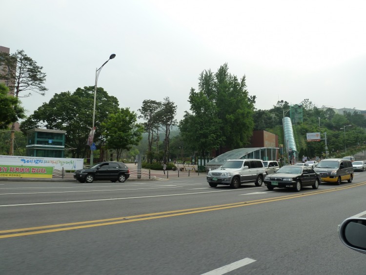 2011 год № 19 Южная Корея Сеул Прогулка по центру города - 35 11.06.01 Дорога в центр Сеула 051.JPG