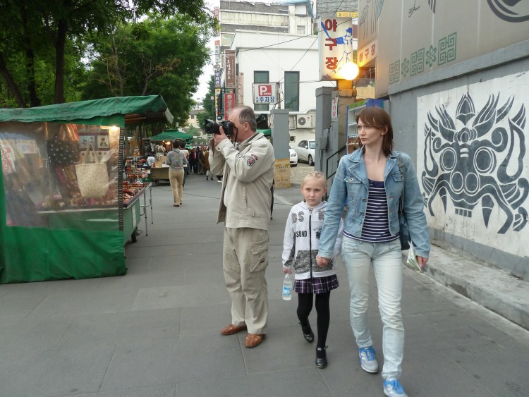 2011 год № 20 Южная Корея Сеул Insadong Antigue Street - 37 11.06.01 Insadong Antigue Street 011.JPG