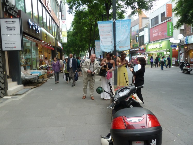 2011 год № 20 Южная Корея Сеул Insadong Antigue Street - 37 11.06.01 Insadong Antigue Street 054.JPG