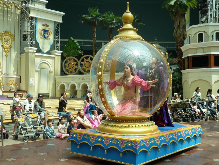 2011 год № 24 Южная Корея Сеул Lotte World Парк развлечений - 47 11.06.02 Lotte World Парк развлечений 038.JPG