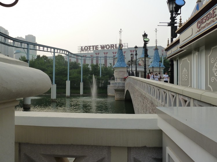 2011 год № 24 Южная Корея Сеул Lotte World Парк развлечений - 47 11.06.02 Lotte World Парк развлечений 146.JPG