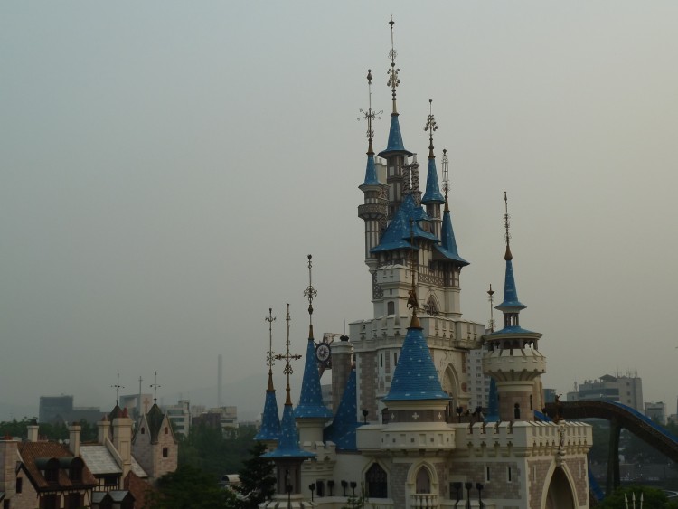 2011 год № 24 Южная Корея Сеул Lotte World Парк развлечений - 47 11.06.02 Lotte World Парк развлечений 180.JPG