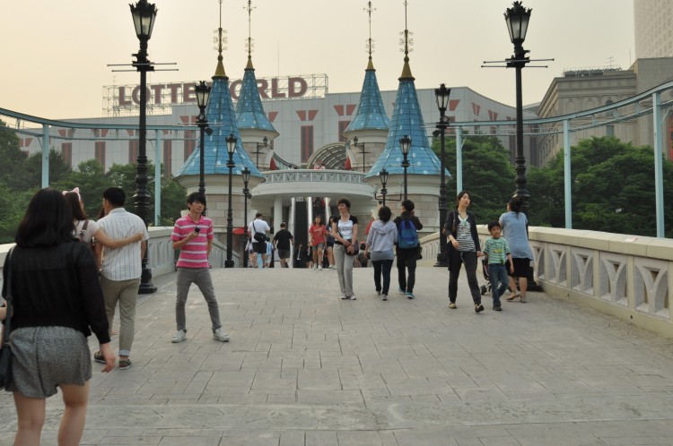 2011 год № 24 Южная Корея Сеул Lotte World Парк развлечений - 47 11.06.02 Lotte World Парк развлечений 191.JPG