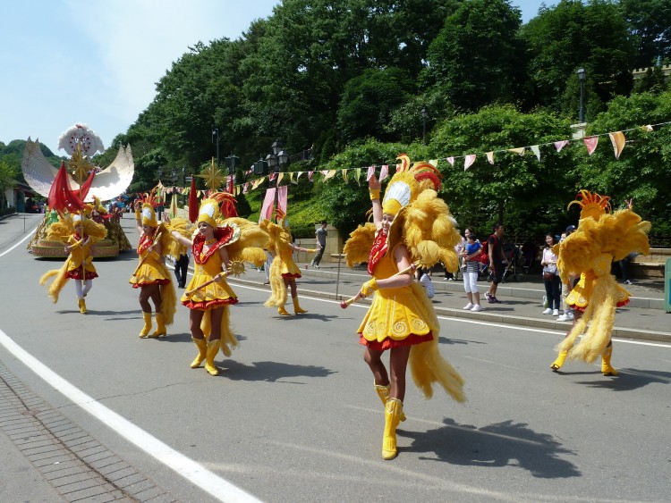 2011 год № 27 Южная Корея Сеул Everland (Samsung) Carnival - 51 11.06.03 Everland Парк Carnival в Парке 039.JPG