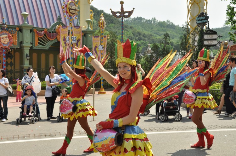 2011 год № 27 Южная Корея Сеул Everland (Samsung) Carnival - 51 11.06.03 Everland Парк Carnival в Парке 207.JPG