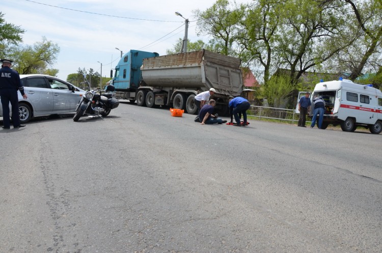 Аварии. Бардак. Грязь. Идиотизм. пгт Кировский № 01 - 17.05.10 Авария с Хабаровским байкером 013