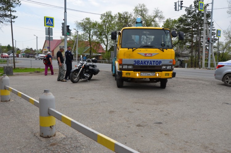 Аварии. Бардак. Грязь. Идиотизм. пгт Кировский № 01 - 17.05.10 Авария с Хабаровским байкером 019