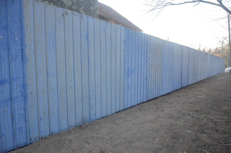 Как мы строили новый забор со стороны улицы - 2020.11.08 с 20.09 ДЕЛАЕМ НОВЫЙ ЗАБОР ДОМА 068