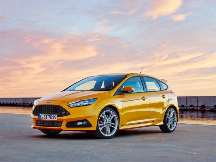 Компания Ford представила новый Focus - 562b015ff6f8ec433a099919e886e7cf[1]